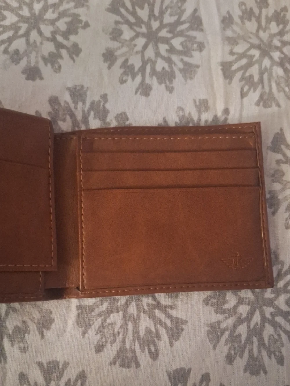 Dockers Brown Leather Bifold Wallet with Contrast Stitching